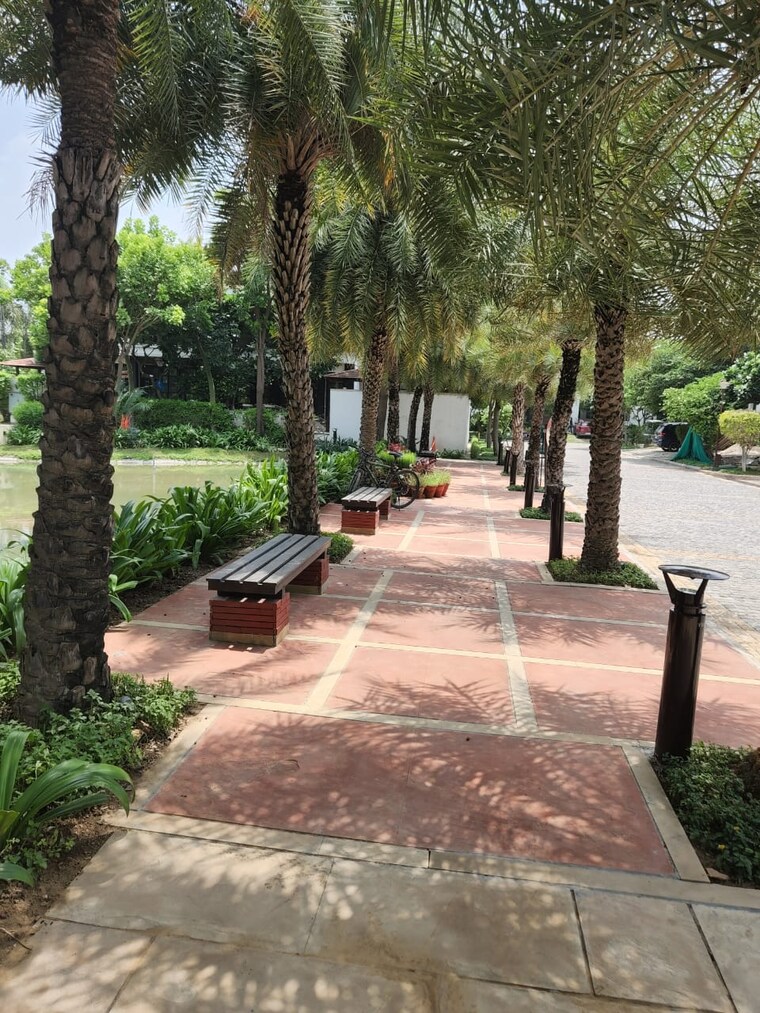 Garden, vipul-tatvam-villas 4 Bedroom 500 Sq.Yd. Villa In Sector 48 Gurgaon 8765533