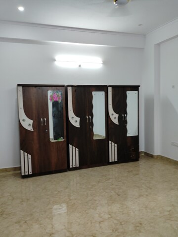 Room in 3 BHK Independent House at Aliganj – for Rent