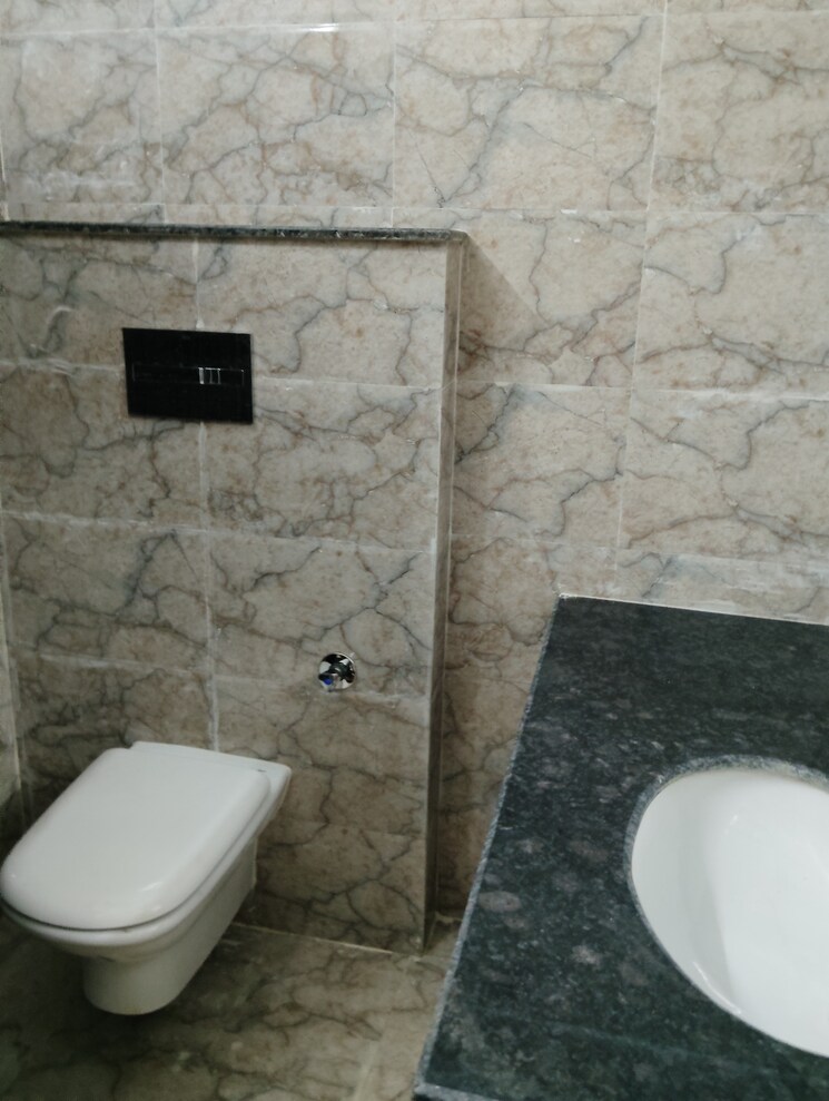 Bathroom, aliganj 3 Bedroom 2600 Sq.Ft. Independent House In Aliganj Lucknow 8765540
