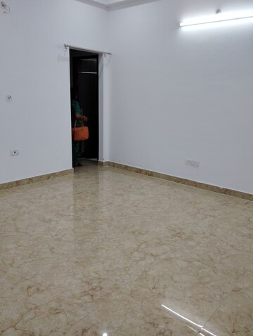 Room in 3 BHK Independent House at Aliganj – for Rent