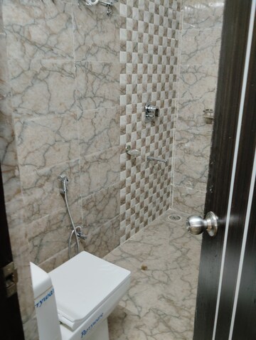 Bathroom in 3 BHK Independent House at Aliganj – for Rent