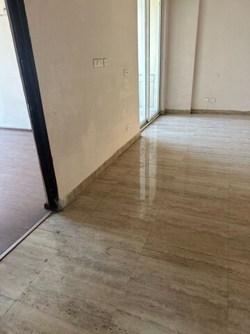 Room in 5 BHK Villa at Amrapali Dream Valley, Tech Zone 4 Greater Noida – for Rent