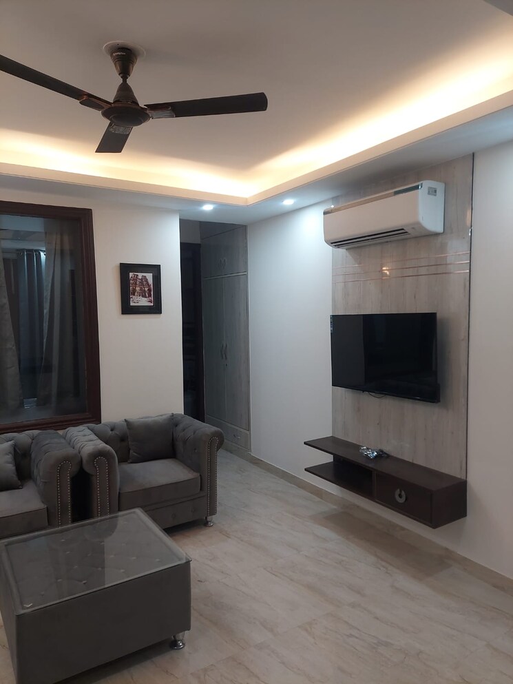 Living Room, hong-kong-bazaar 1 Bedroom 100 Sq.Yd. Builder Floor In Sector 57 Gurgaon 8765612