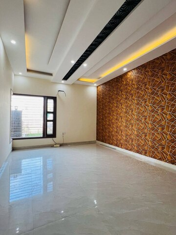 Room in 3.5 BHK Builder Floor at Omaxe New Chandigarh, North Mullanpur – for Rent