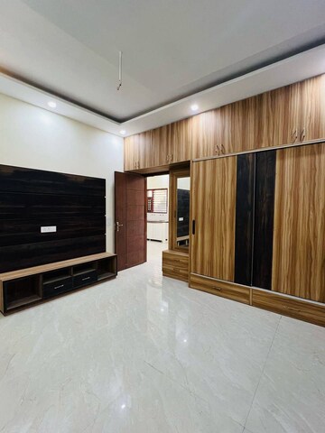 Room in 3.5 BHK Builder Floor at Omaxe New Chandigarh, North Mullanpur – for Rent