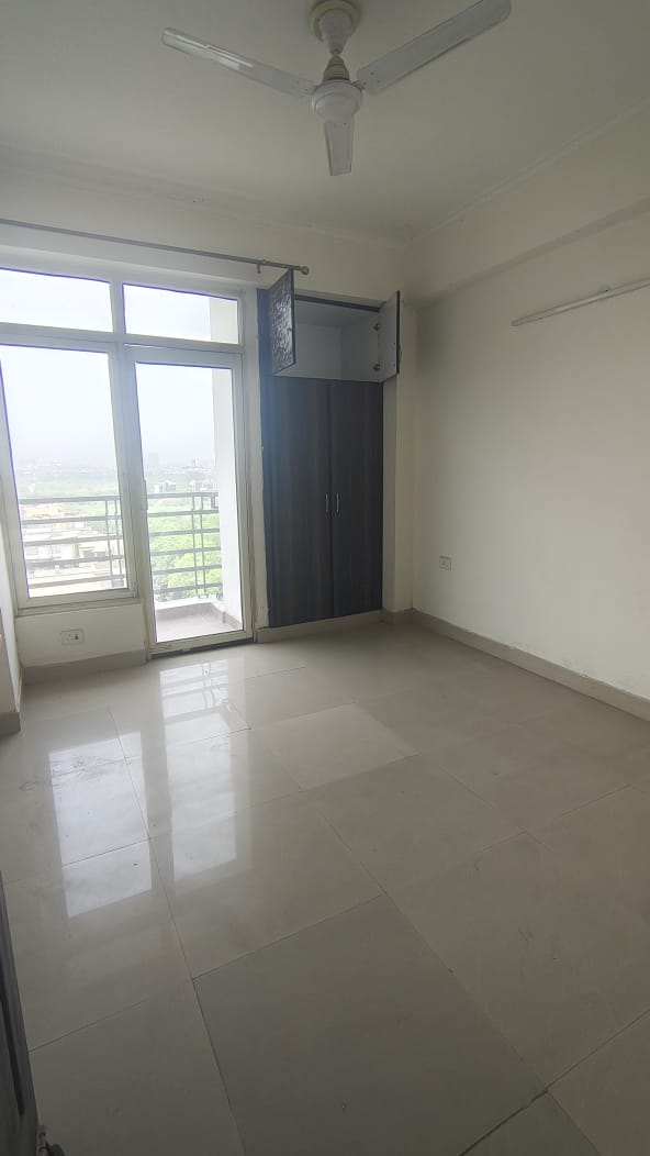 2 BHK + Study Room Apartment For Sale in Nimbus The Hyde park