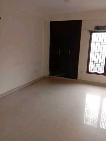 Room in 3 BHK Apartment at Amrapali Zodiac, Sector 120 – for Sale