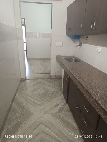 Bathroom in 2 BHK Apartment at Suncity Avenue 102, Sector 102 – for Rent