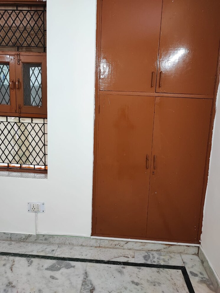 Room, green fields colony 4 Bedroom 1900 Sq.Ft. Builder Floor In Green Fields Colony Faridabad 8765716