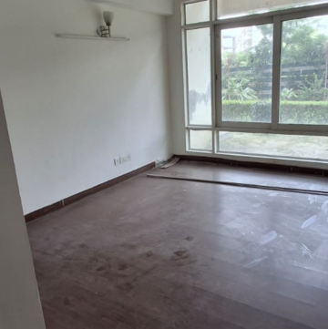 Room in 3 BHK Apartment at Jaypee Greens Pavilion Court, Sector 128 – for Rent