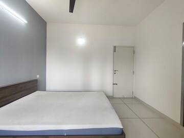 Room in 3 BHK Apartment at Vars Parkwood, Bellandur – for Rent