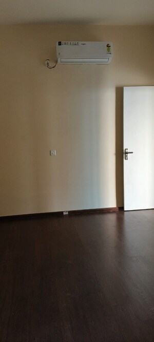 Room in 3 BHK Apartment at Paras Dews, Sector 106 – for Sale