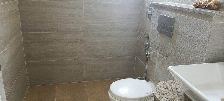 Bathroom, paras-dews 3 Bedroom 1760 Sq.Ft. Apartment In Sector 106 Gurgaon 8765902