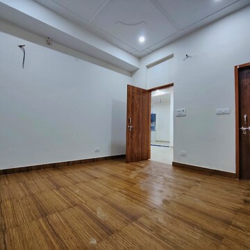 Room in 2 BHK Apartment at Sahastradhara Road – for Rent