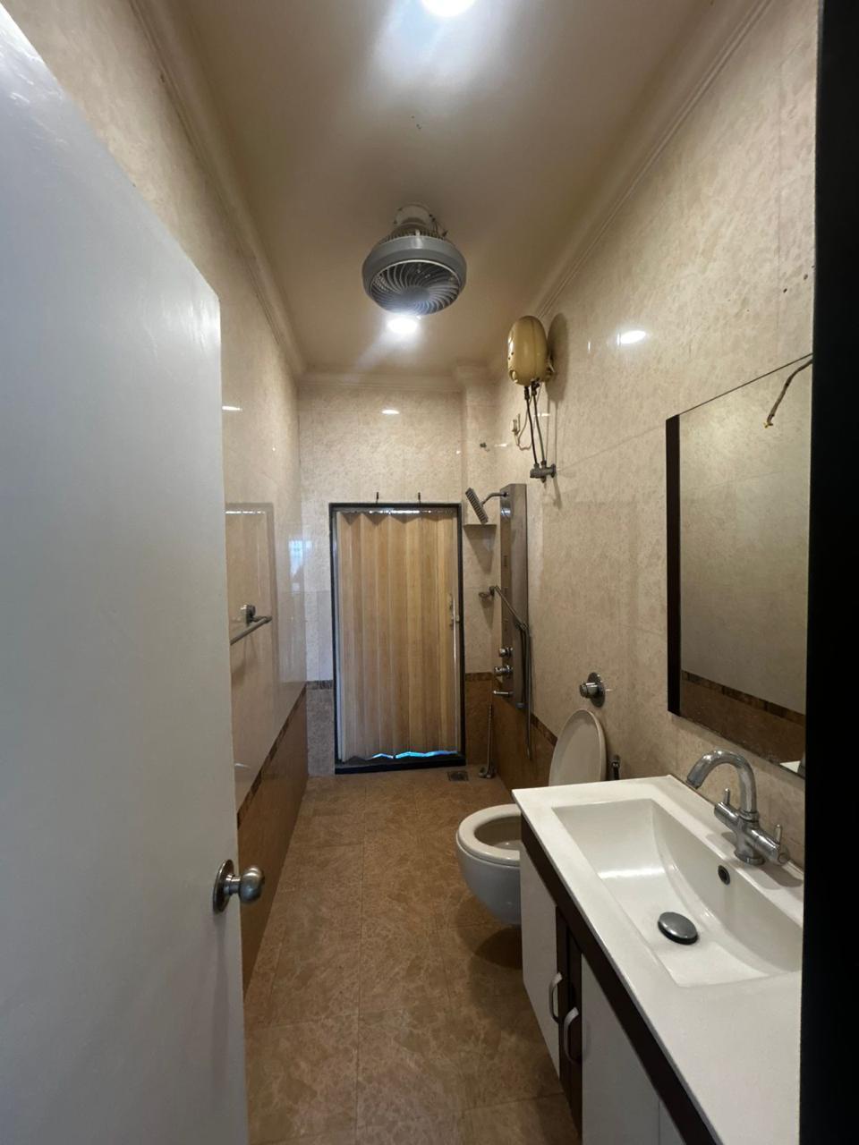 2 BHK Apartment For Rent in Unique Twins Tower CHS