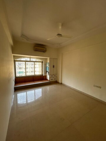 Room in 2 BHK Apartment at Unique Twins Tower CHS, Kharghar Sector 20 – for Rent