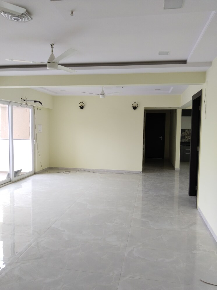 Room, sector 72 3 Bedroom 2000 Sq.Ft. Builder Floor In Sector 72 Noida 8765938