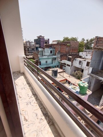 Balcony in 2 BHK Apartment at Hazratganj – for Rent