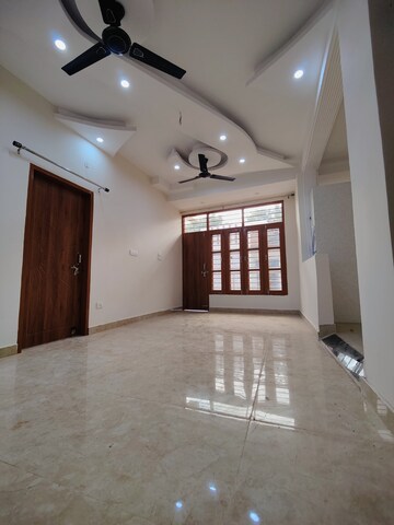 Room in 2 BHK Builder Floor at Sahastradhara Road – for Rent