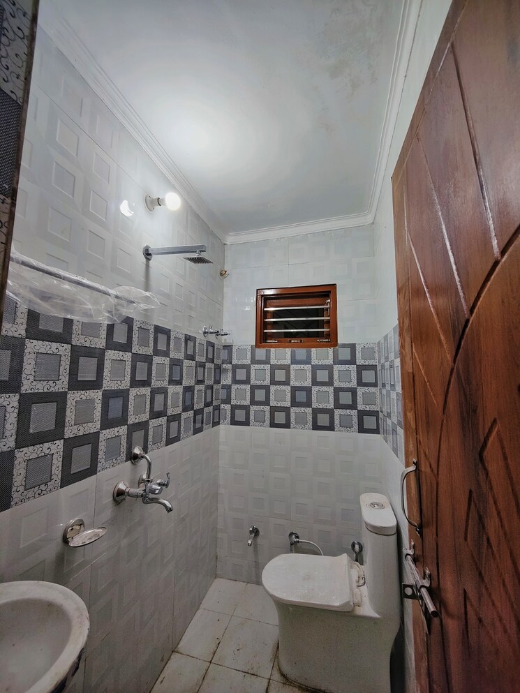 Bathroom, sahastradhara road 2 Bedroom 1200 Sq.Ft. Builder Floor In Sahastradhara Road Dehradun 8765978