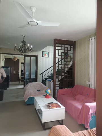Living Room in 2.5 BHK Apartment at Krishna Villa Sector 16B, Sector 16b Greater Noida – for Rent
