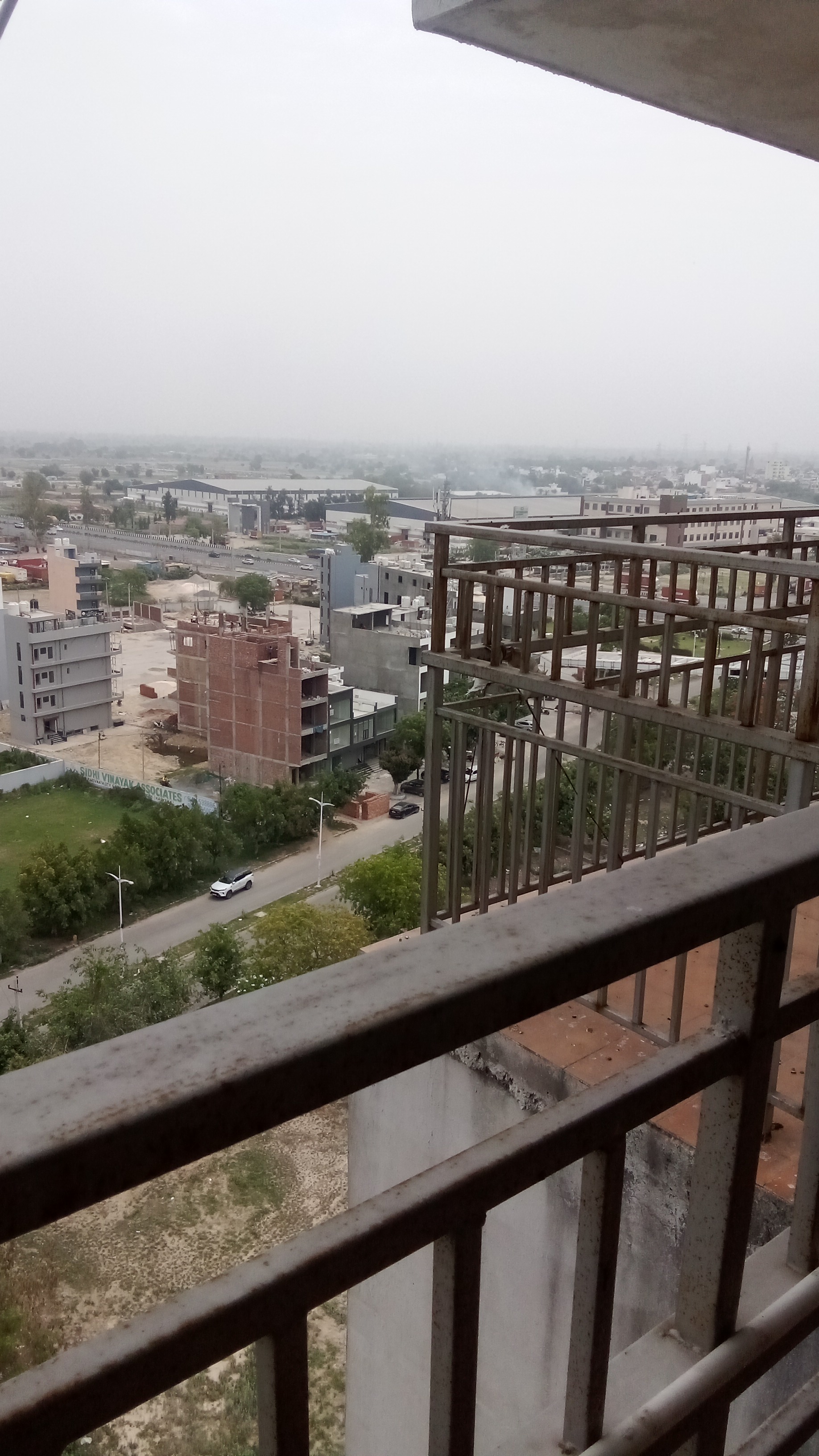 2 BHK 1350 Sq.Ft. Apartment in Parker White Lily