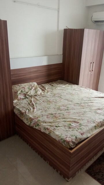 Bedroom in 2 BHK Apartment at Parker White Lily, Sector 8 – for Rent