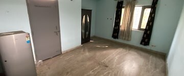 Room in 2 BHK Builder Floor at Sector 77 – for Rent