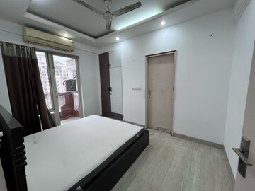 Bedroom in 2 BHK Apartment at DLF Regency Park I, Dlf Phase iv – for Rent