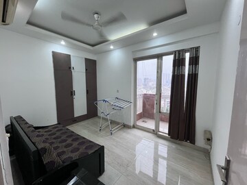Bedroom in 2 BHK Apartment at DLF Regency Park I, Dlf Phase iv – for Rent