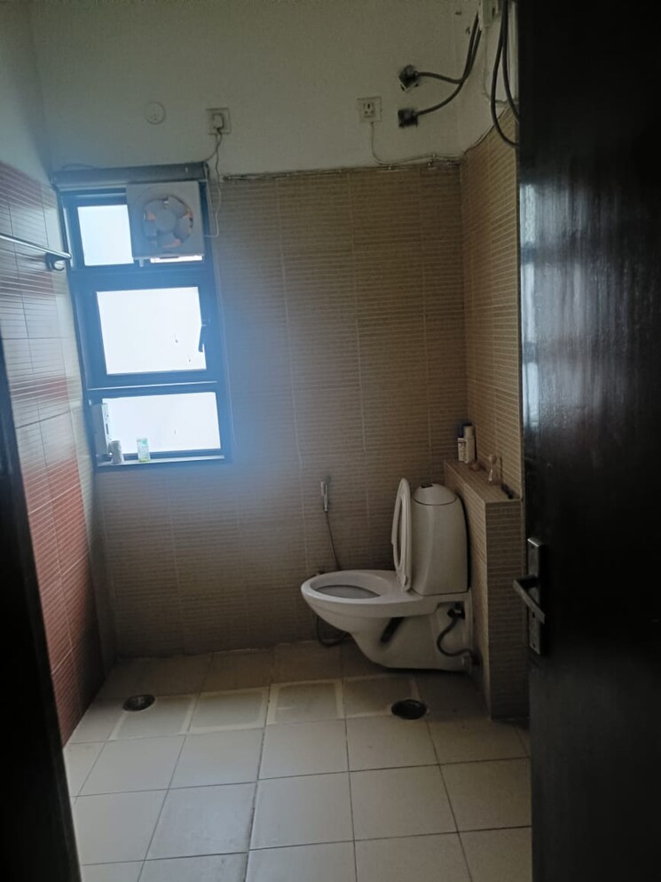 Bathroom, krishna-villa-sector-16b 2.5 Bedroom 1300 Sq.Ft. Apartment In Sector 16b Greater Noida Greater Noida 8766064
