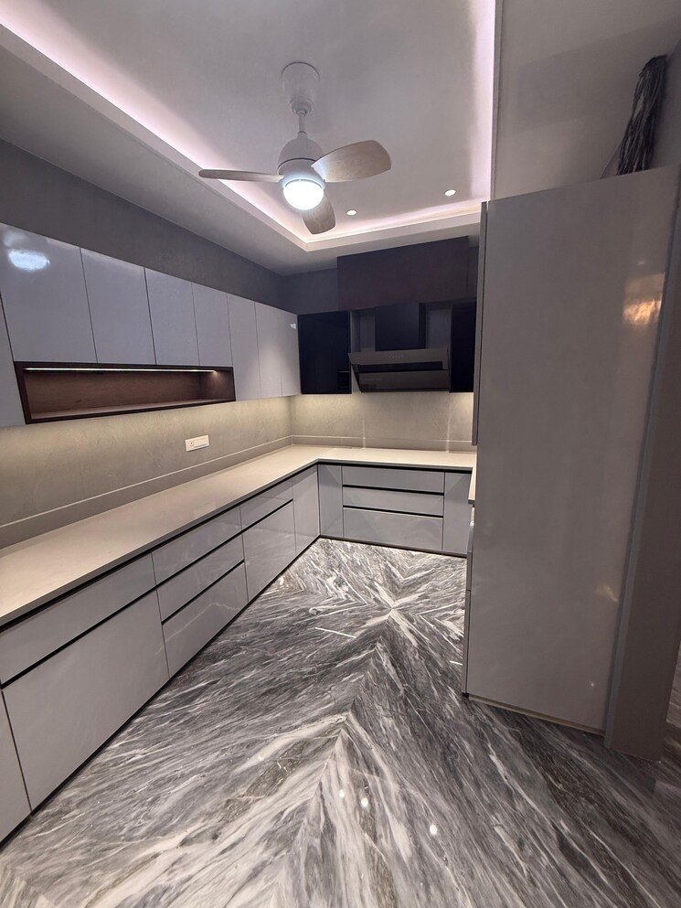 Kitchen, anand vihar 4 Bedroom 3240 Sq.Ft. Builder Floor In Anand Vihar Delhi 8766063