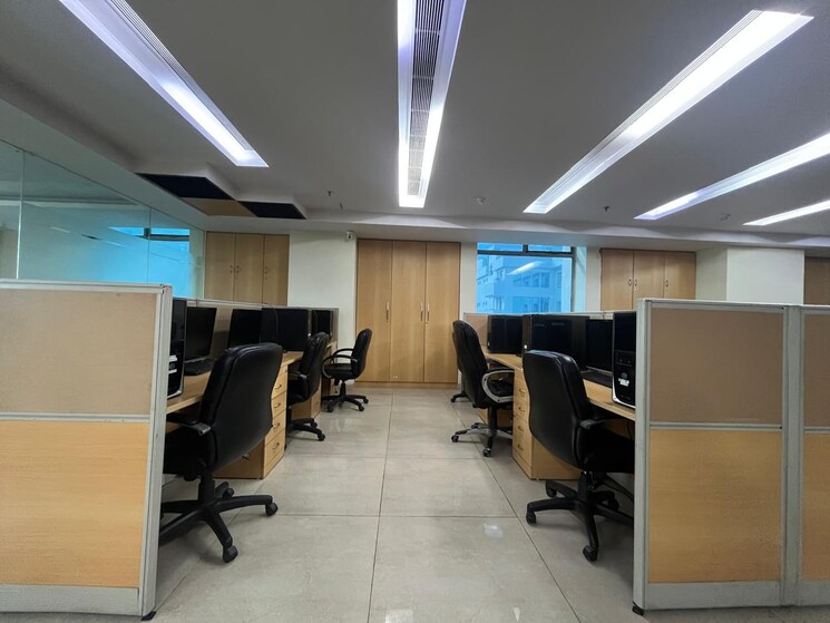 Team Area, sector 4 Commercial Office Space 3000 Sq.Ft. In Sector 4 Noida 8766100