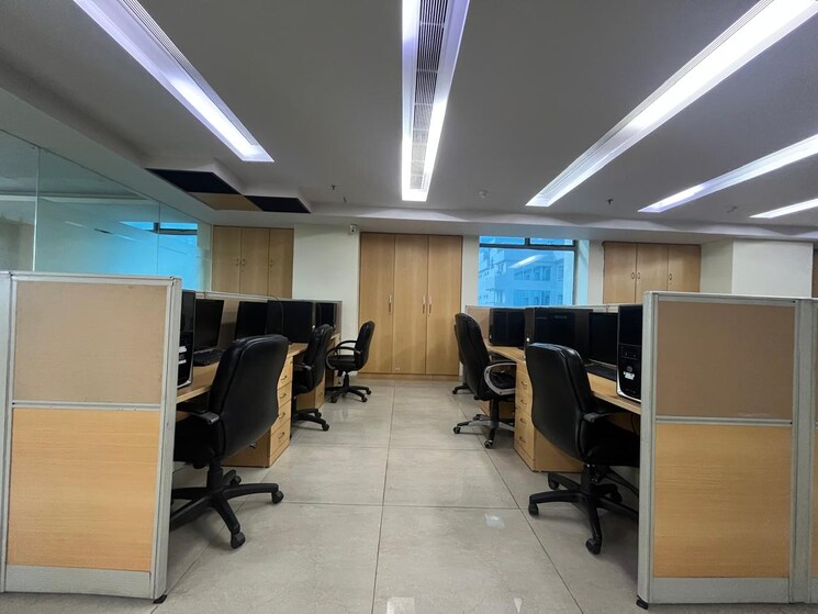 Team Area, sector 4 Commercial Office Space 3000 Sq.Ft. In Sector 4 Noida 8766100
