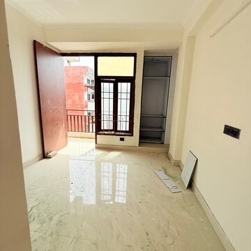 Room in 1 BHK Builder Floor at Chattarpur – for Rent