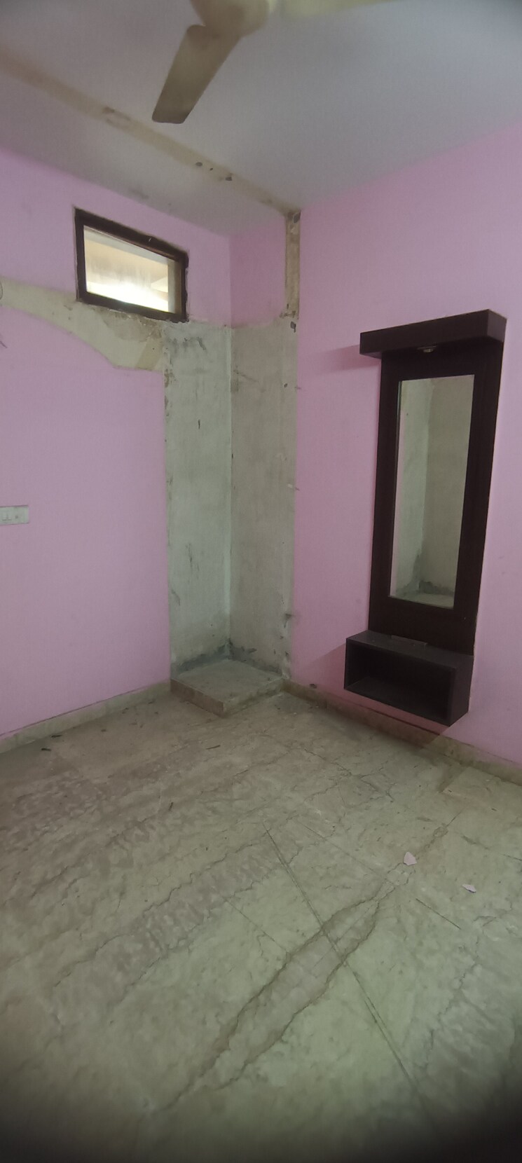 Room, ashok nagar 2.5 Bedroom 900 Sq.Ft. Builder Floor In Ashok Nagar Delhi 8766163