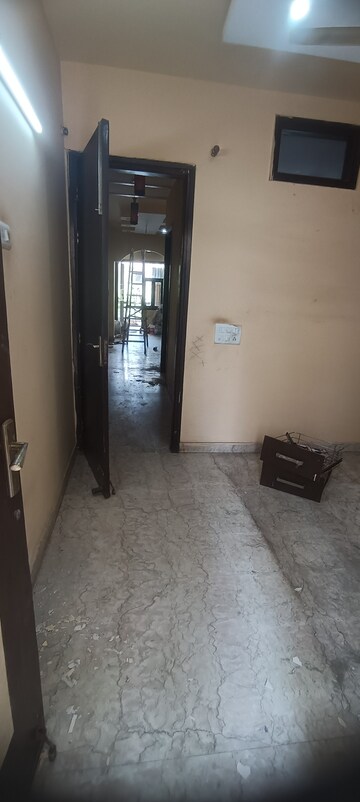 Room in 2.5 BHK Builder Floor at Ashok Nagar – for Rent