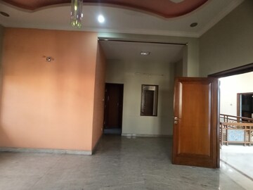 Room in 5 BHK Independent House at Grand View Jubilee Hills, Jubilee Hills – for Rent