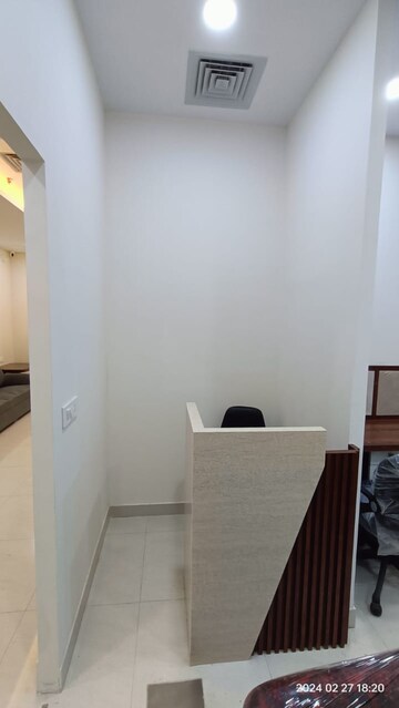  Co-working Space at Mani Casadona, New Town – for Rent