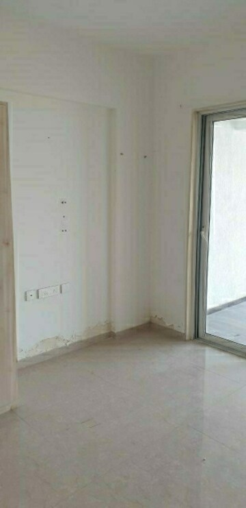 Room in 4 BHK Apartment at DB Woods, Goregaon East – for Rent