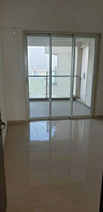 Room in 4 BHK Apartment at DB Woods, Goregaon East – for Rent
