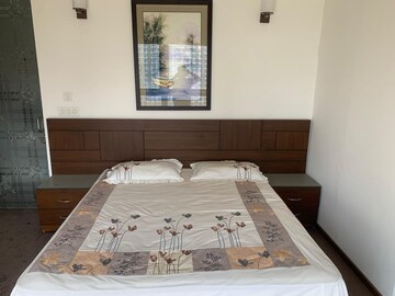 Bedroom in 3 BHK Apartment at M3M Golf Estate, Sector 65 – for Rent
