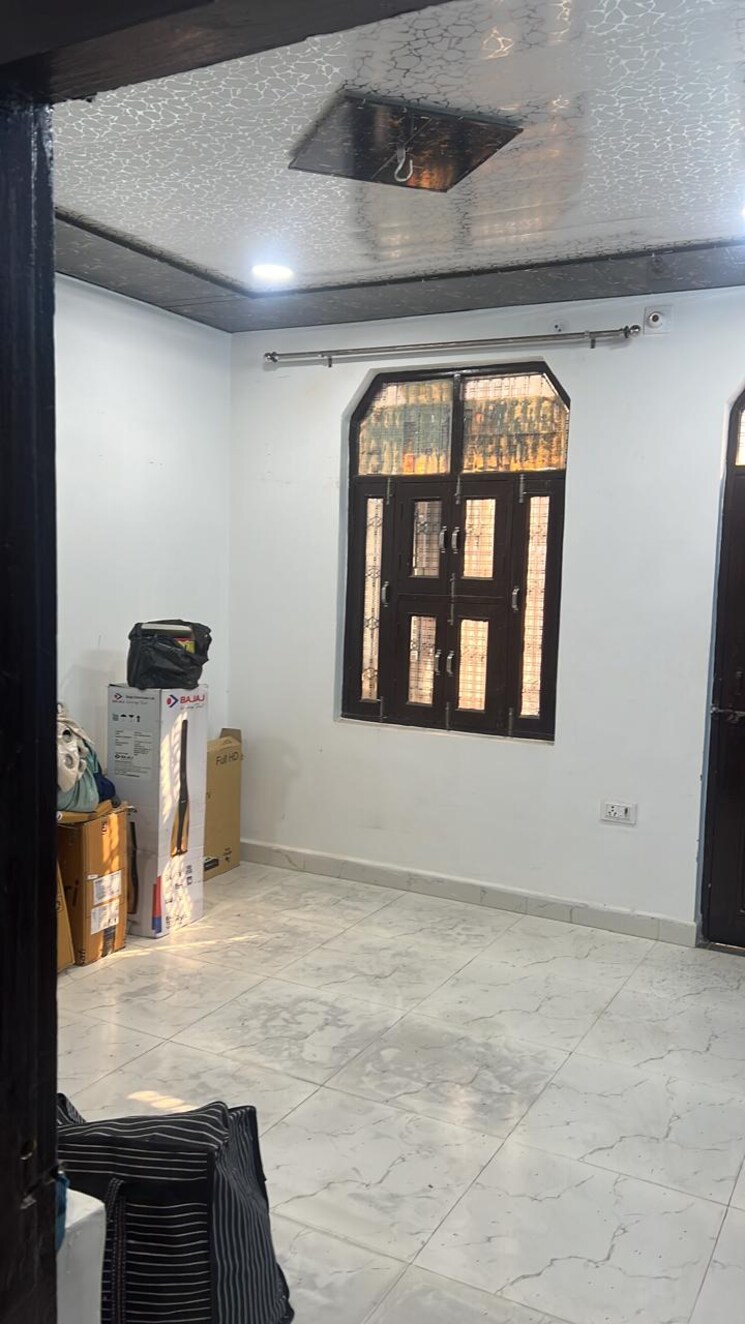Room, burari 2 Bedroom 75 Sq.Yd. Builder Floor In Burari Delhi 8766272