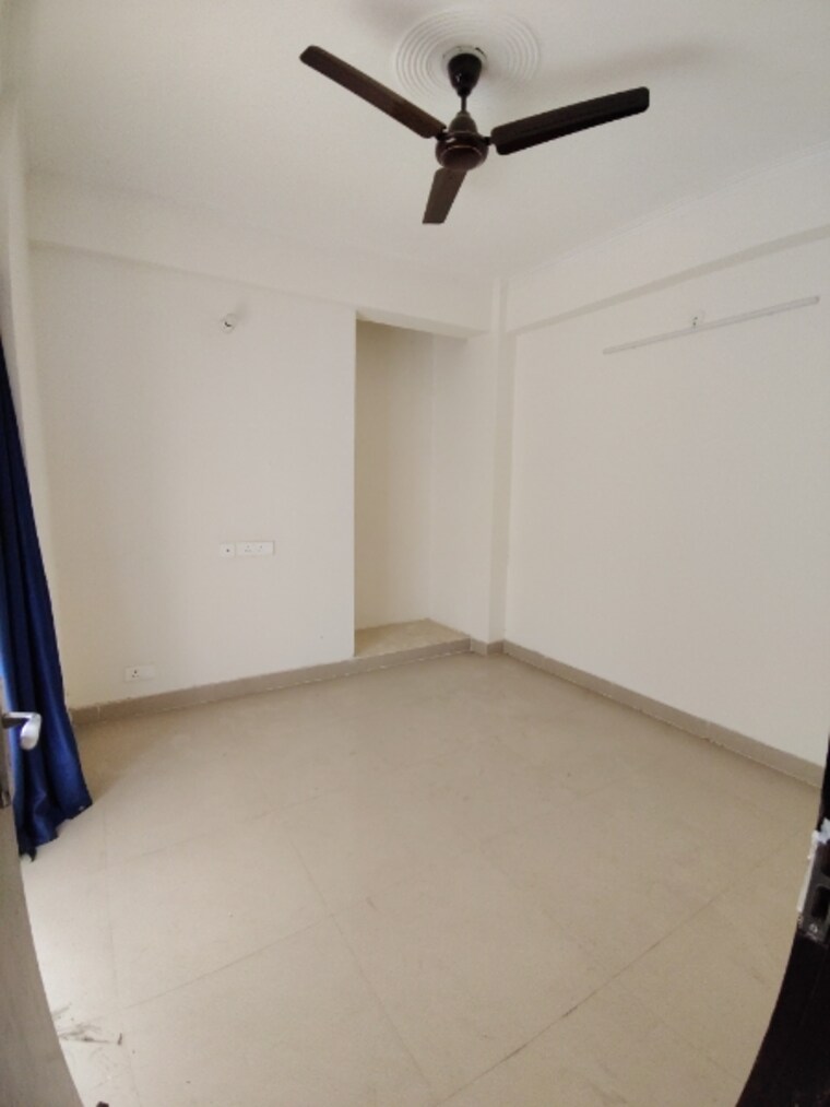 Room, amrapali-centurian-park 2.5 Bedroom 990 Sq.Ft. Apartment In Tech Zone 4 Greater Noida Greater Noida 8766325