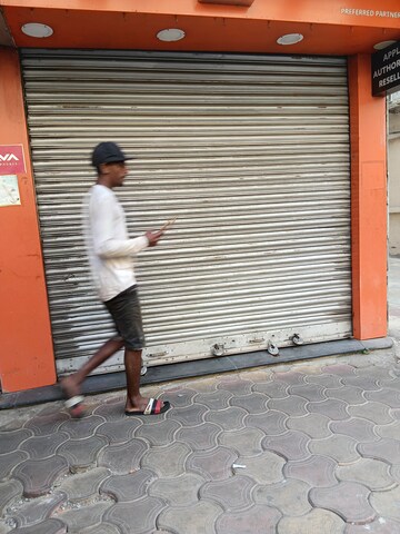  Shop For Rent in Park Street
