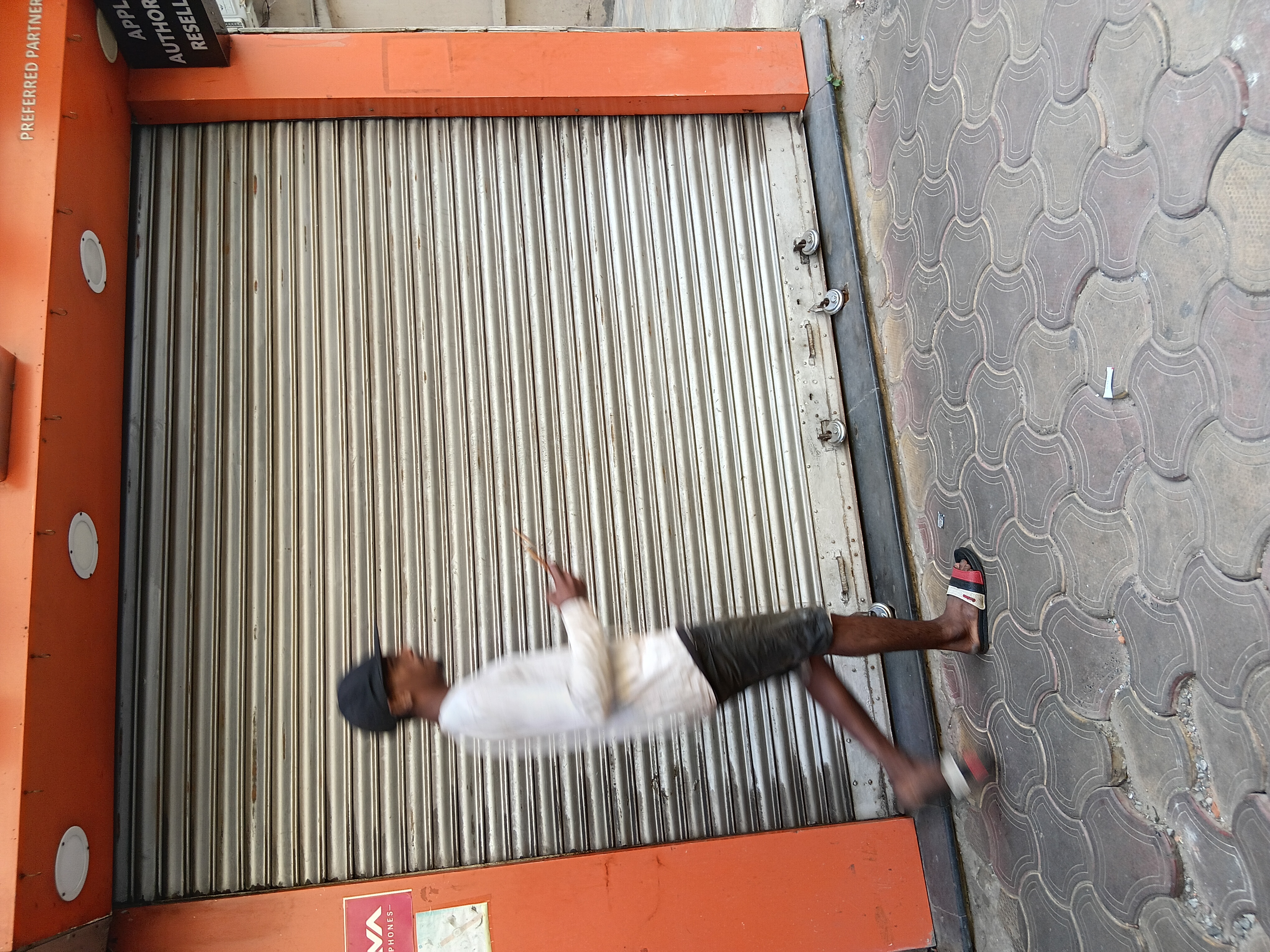 Retail Shop For Rent in Park Street