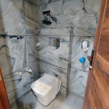 Bathroom in 3 BHK Builder Floor at Rohini Sector 17 – for Sale
