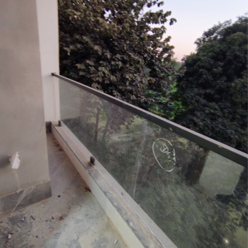 Balcony in 3 BHK Builder Floor at Rohini Sector 17 – for Sale
