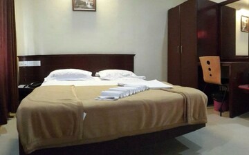 Master Bedroom in 4 BHK Independent House at Dollars Colony – for Rent