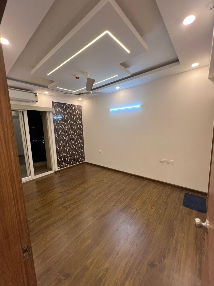 Room, krishna-villa-sector-16b 2.5 Bedroom 1350 Sq.Ft. Apartment In Sector 16b Greater Noida Greater Noida 8766305